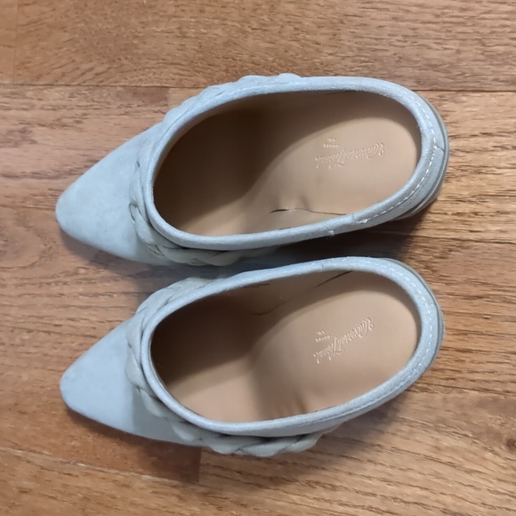 Universal Thread Booties - Picture 6 of 7